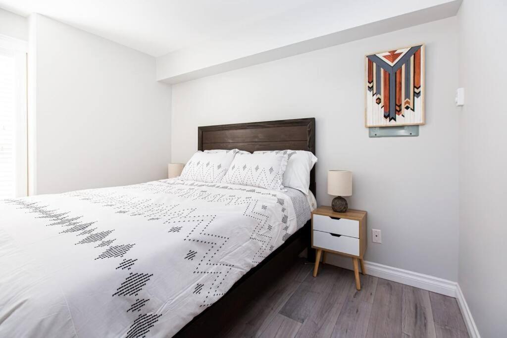 ויקטוריה Beautiful & Cozy 1 Bedroom 1 Bath In The Westshore מראה חיצוני תמונה