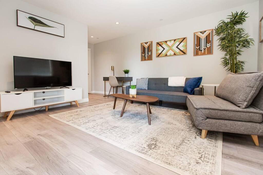 ויקטוריה Beautiful & Cozy 1 Bedroom 1 Bath In The Westshore מראה חיצוני תמונה